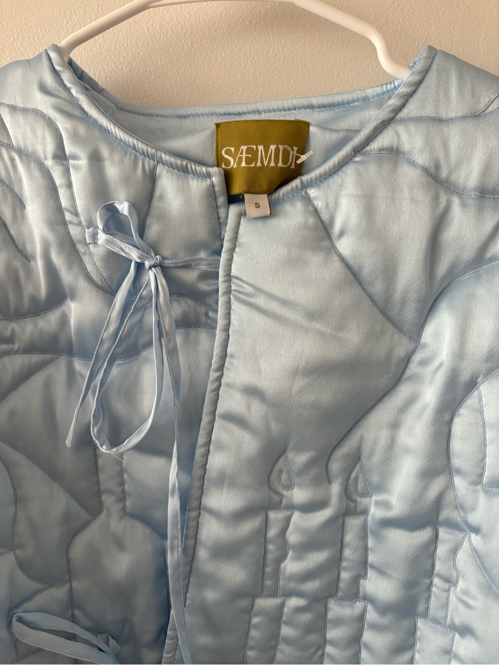 SAEMDI IRIS EMROIDERED SATIN JACKET SIZE SMALL - Picture 5 of 7